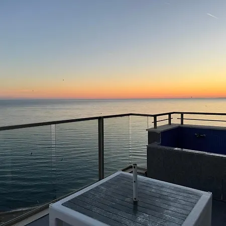 Rana Hedhun Hotell Shëngjin