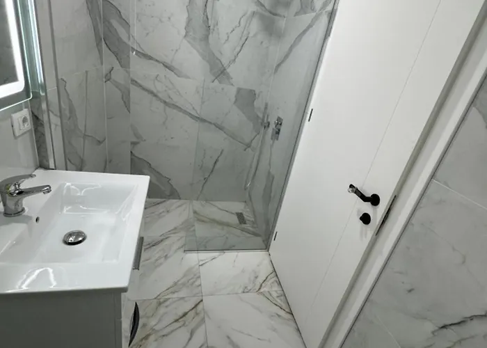 Rana Hedhun Hotel Shëngjin