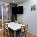 Rana Hedhun فندق Shëngjin