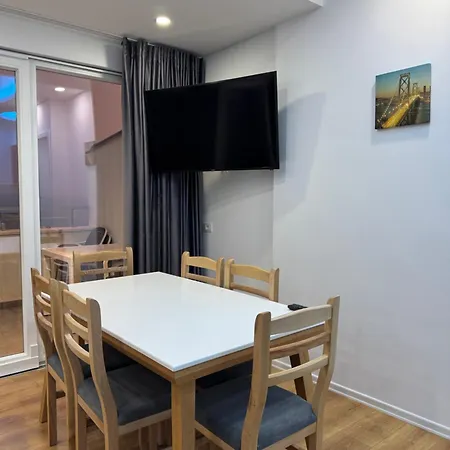 Rana Hedhun Hotel Shëngjin